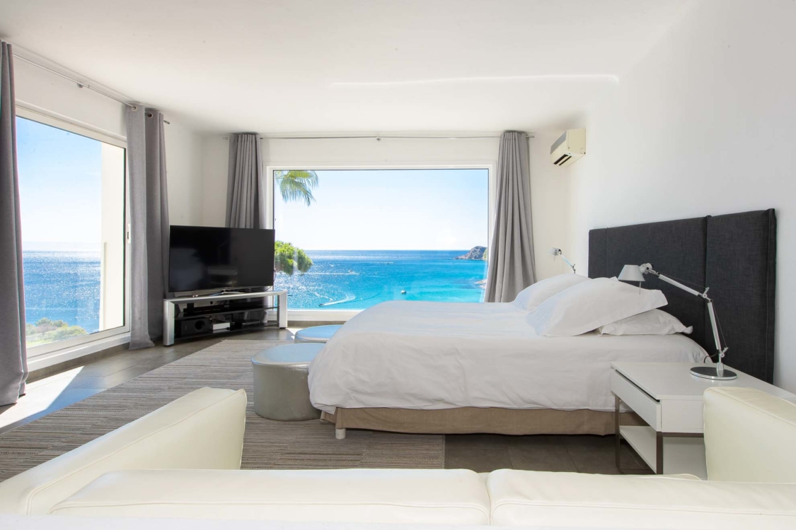 luxury-villa-to-rent-saint-tropez-sea-view