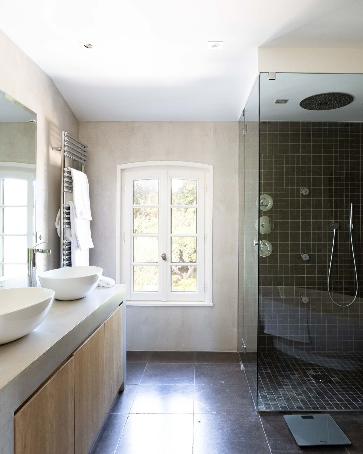 villa-happy-house-saint-tropez-bathroom-1