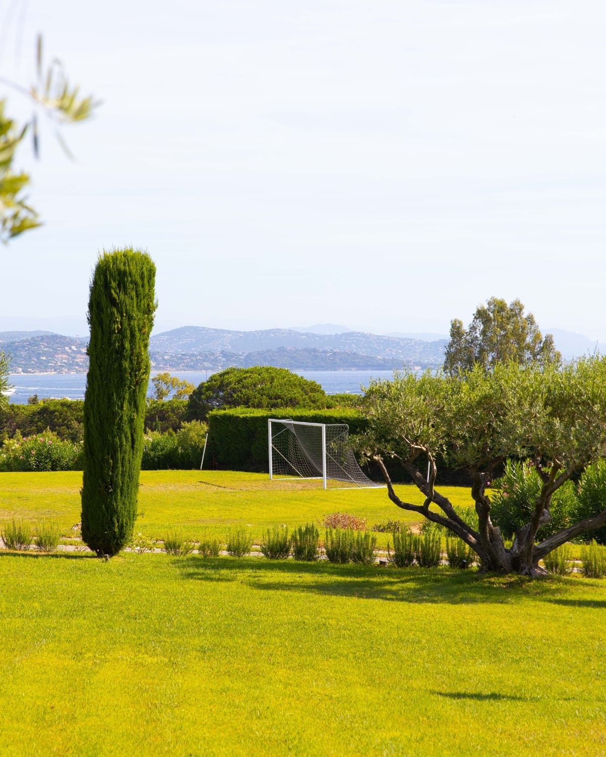 villa-happy-house-saint-tropez-football-court
