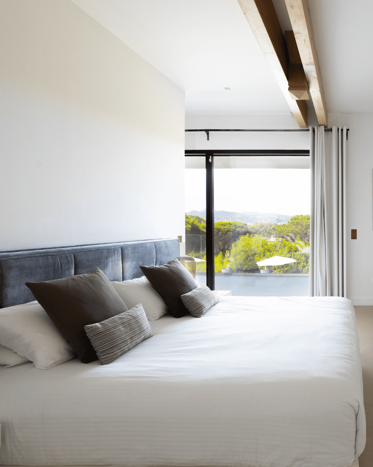 villa-la-pierre-plantee-saint-tropez-bedroom-1