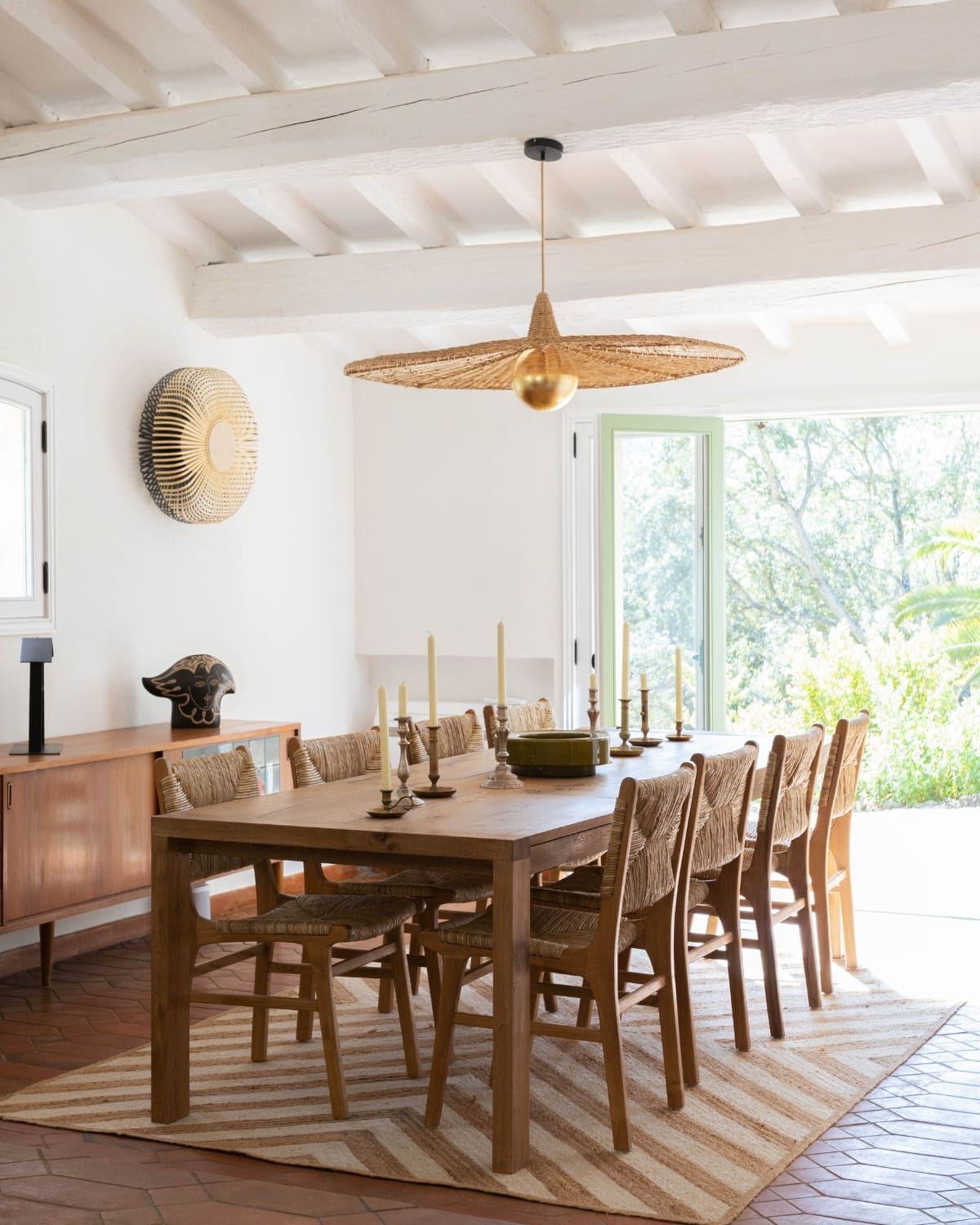 villa-la-vie-en-rose-gassin-dining-area