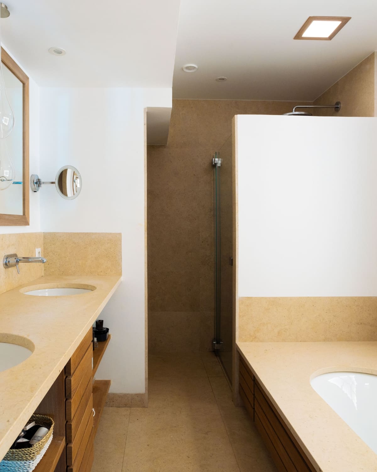 villa-sea-and-sun-ramatuelle-bathroom-1