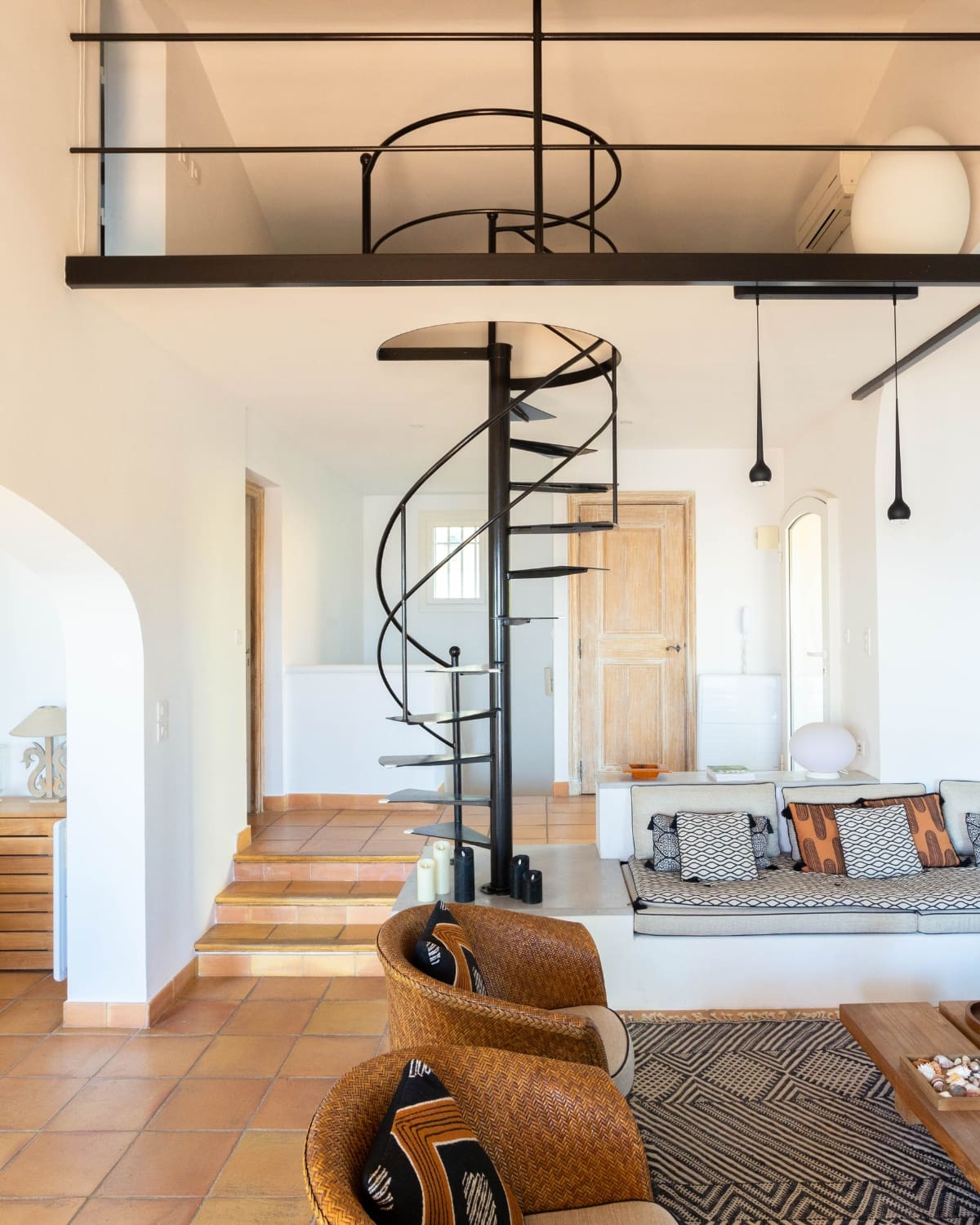 villa-sea-and-sun-ramatuelle-living-room-2