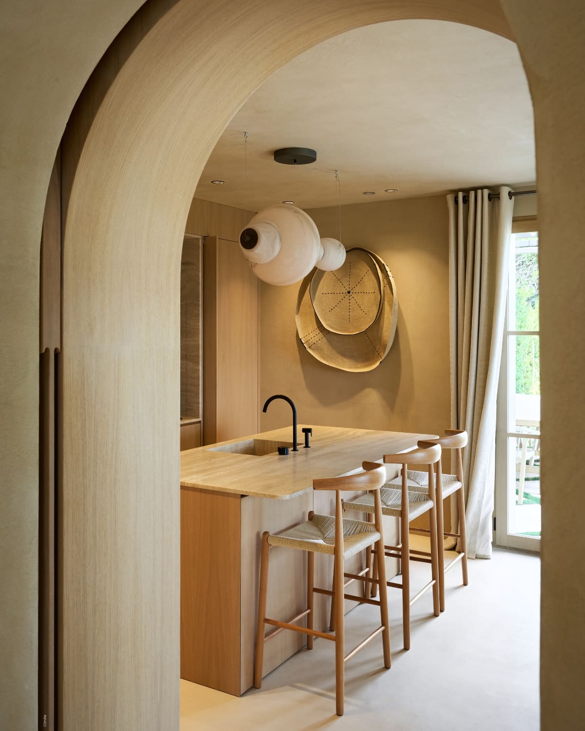 villa-the-house-saint-tropez-kitchen-2