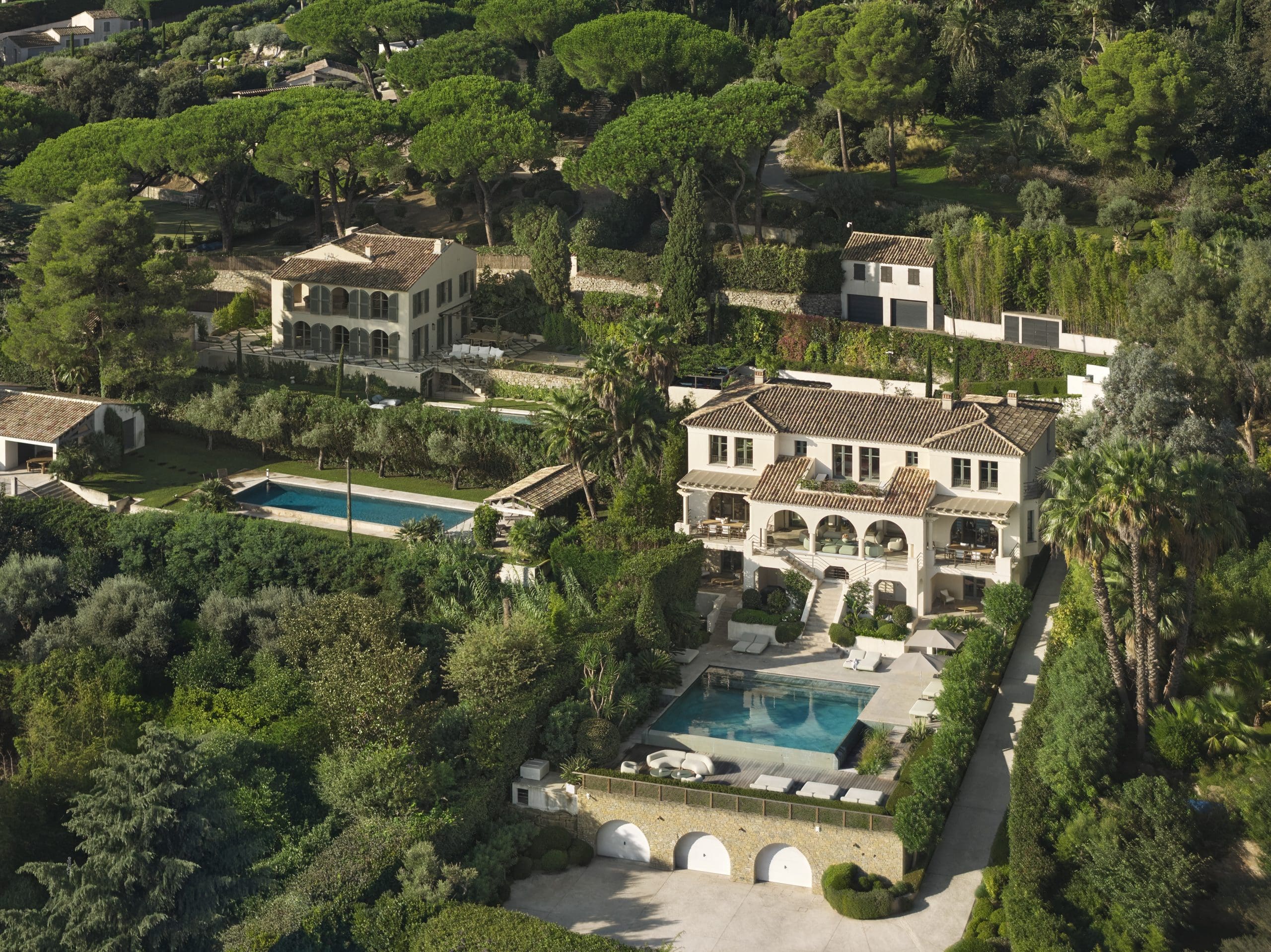villa-the-house-saint-tropez-view-houses